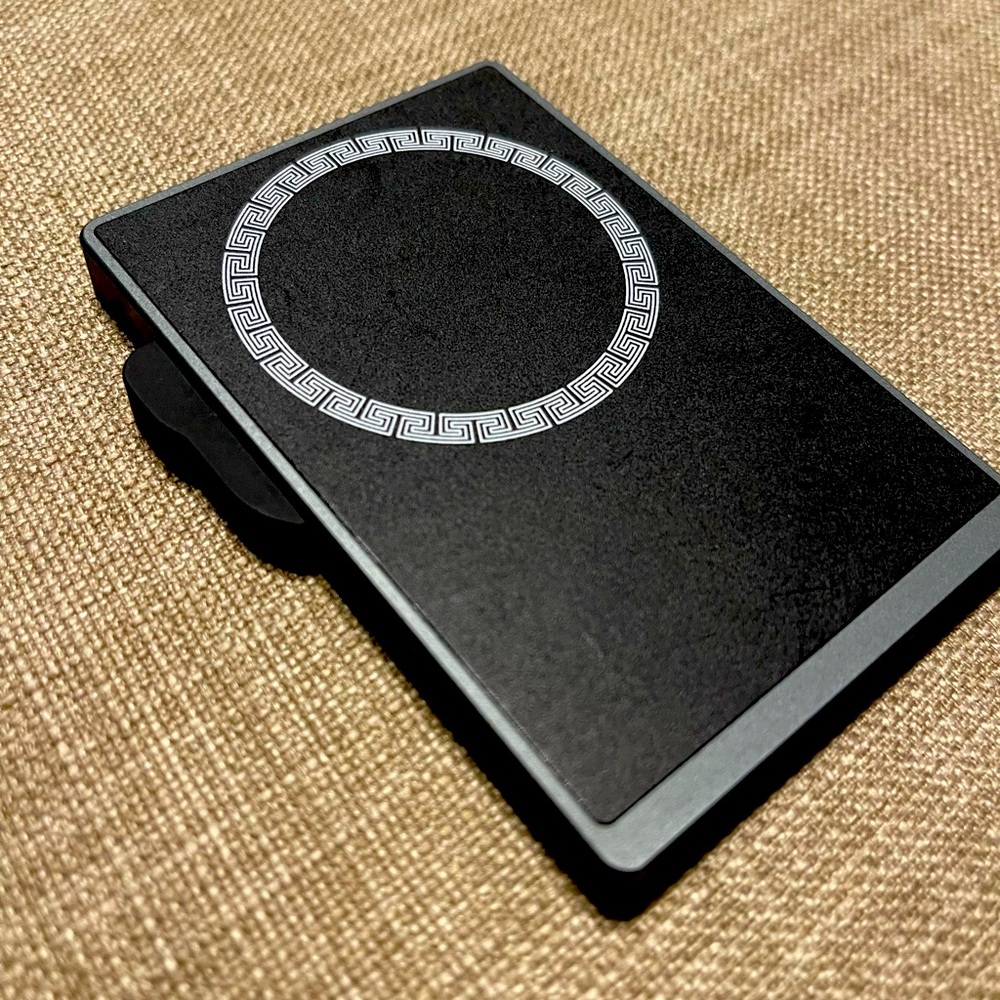 Black Card Holder with Kick Out Trigger for card access.
Firmly holds 5-6 cards